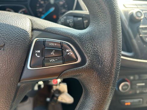 Used 2018 Ford Escape SE image 19