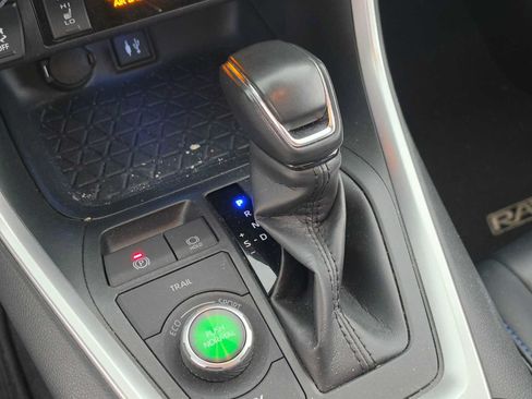 Used 2019 Toyota RAV4 XSE w/ XSE Weather Package AWD/4WD image 34