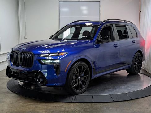 Used 2023 BMW X7 M60i w/ M Sport Professional Package image 4