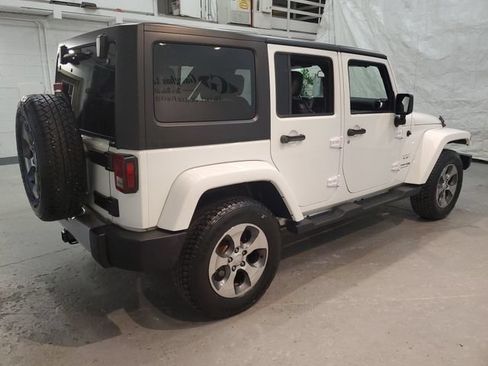 Used 2018 Jeep Wrangler Unlimited Sahara w/ Connectivity Group AWD/4WD image 7