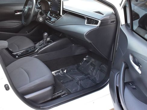 Used 2021 Toyota Corolla LE FWD image 19
