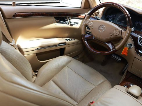 Used 2013 Mercedes-Benz S 550 w/ Sport Pkg image 22