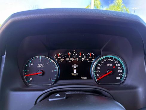 Used 2018 GMC Yukon Denali w/ Open Road Package AWD/4WD image 32