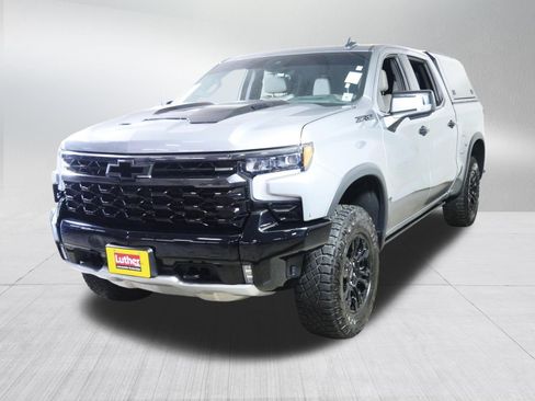 Used 2024 Chevrolet Silverado 1500 ZR2 w/ Technology Package AWD/4WD image 3