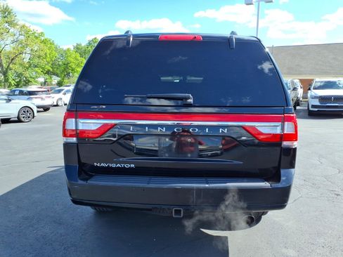 Used 2017 Lincoln Navigator Select AWD/4WD image 6