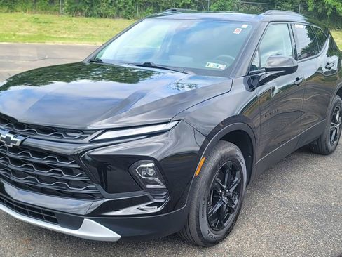 Used 2023 Chevrolet Blazer LT w/ Convenience Package AWD/4WD image 3