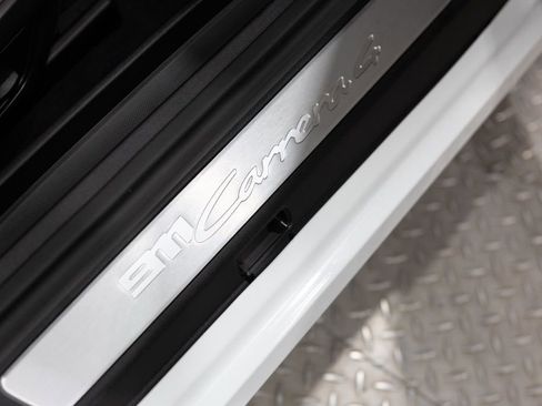 Used 2024 Porsche 911 Carrera image 31