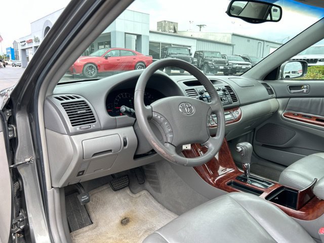 Used 2005 Toyota Camry XLE w/ VSC & Side Airbag Pkg FWD image 28