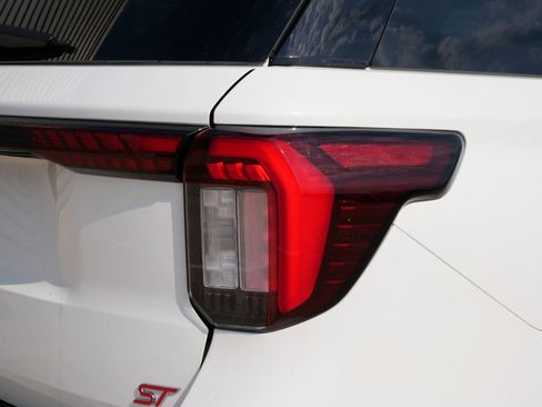 Certified 2025 Ford Explorer ST w/ Sun And Sound Package AWD/4WD image 9
