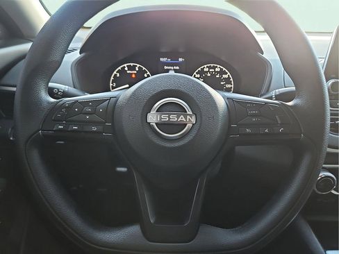 Used 2025 Nissan Altima 2.5 S image 19