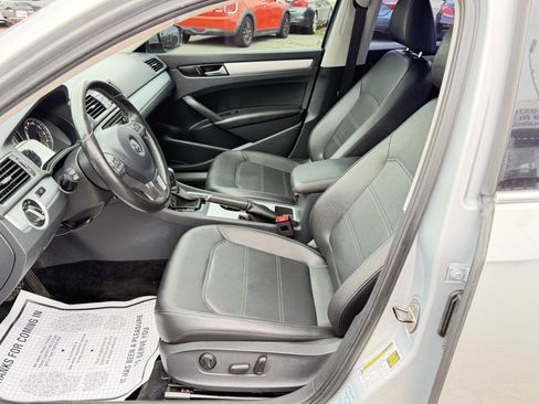 Used 2013 Volkswagen Passat 2.5 SE FWD image 12