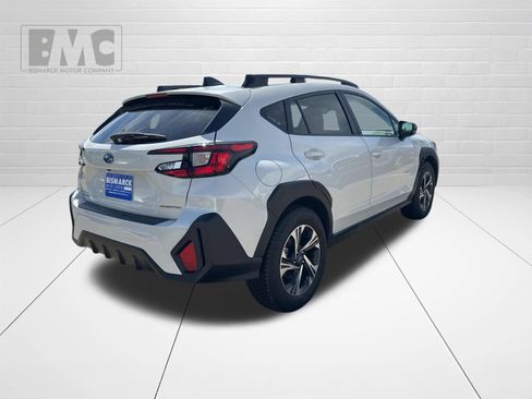 Used 2024 Subaru Crosstrek 2.0i Premium AWD/4WD image 3
