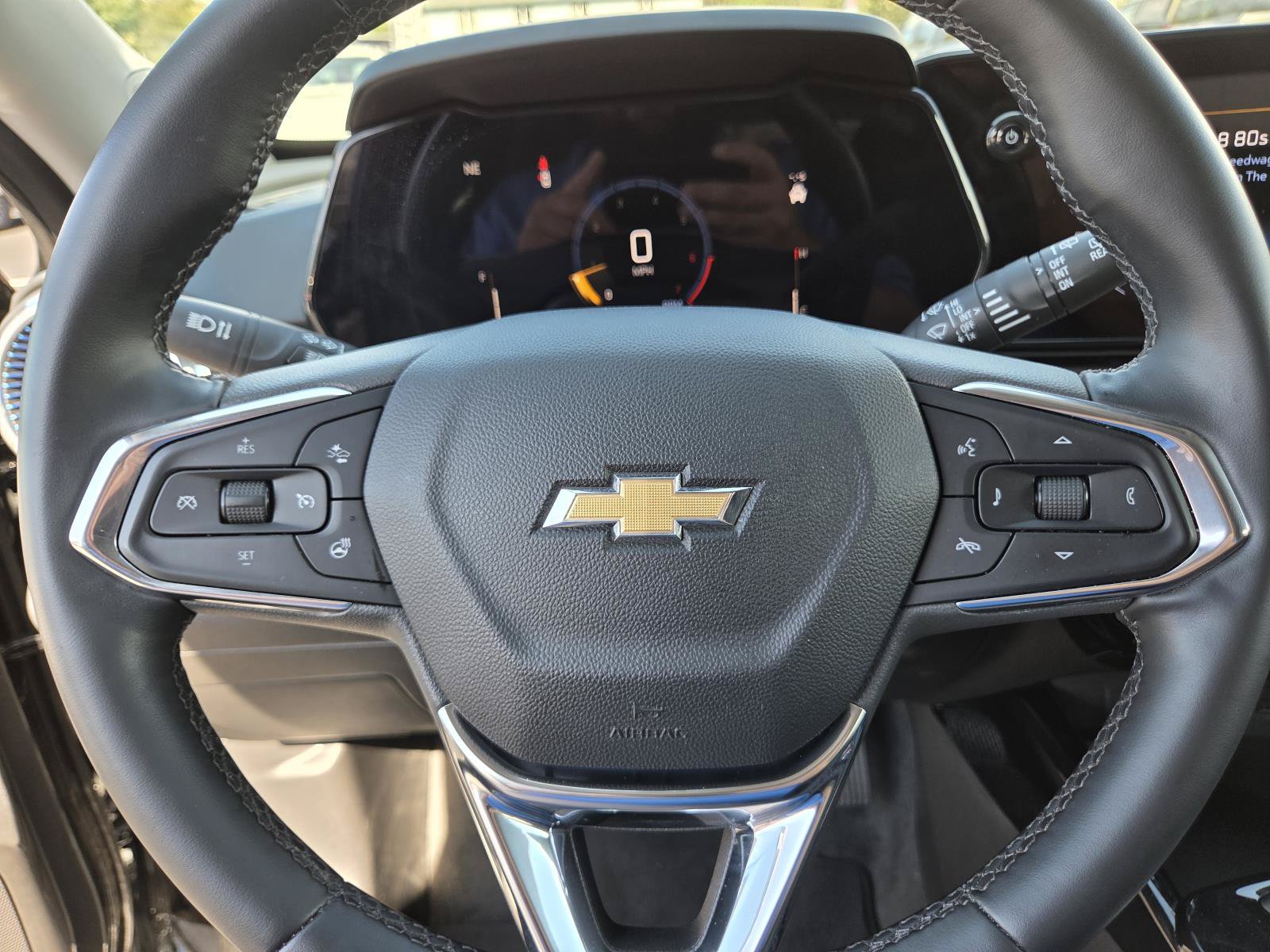 Used 2025 Chevrolet Trax LT w/ LT Convenience Package FWD image 24