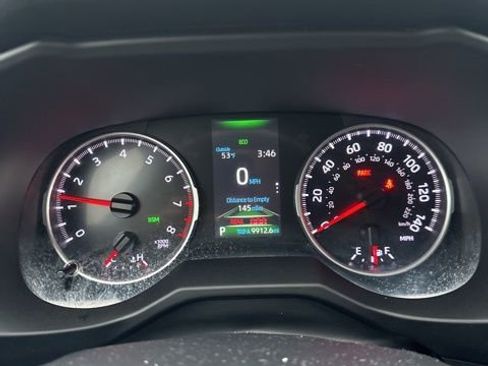 Used 2022 Toyota RAV4 LE image 10