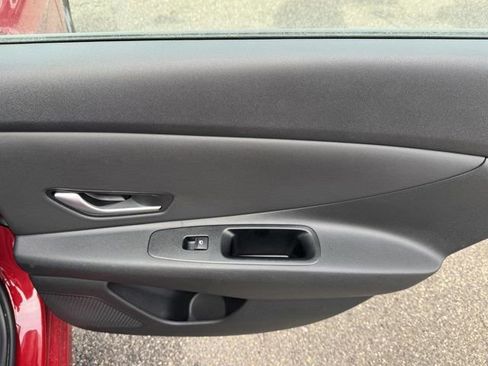 Used 2023 Hyundai Elantra SEL w/ Convenience Package image 29