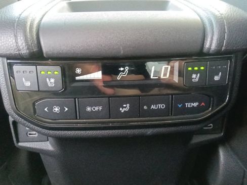Used 2025 Toyota Grand Highlander AWD image 29
