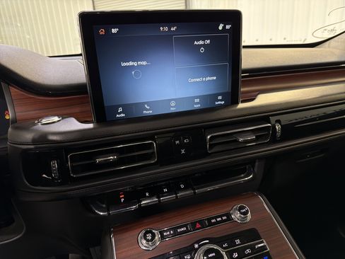 Used 2023 Lincoln Aviator Reserve w/ Equipment Group 201A image 19