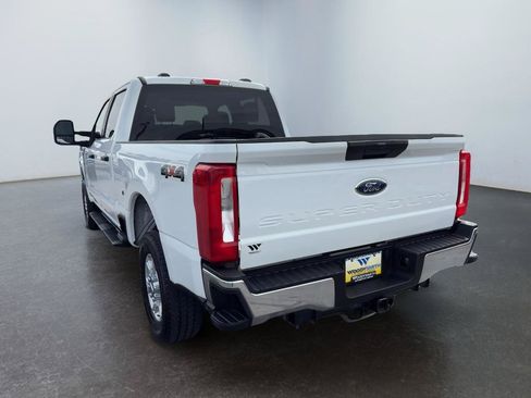Used 2025 Ford F250 XLT AWD/4WD image 3
