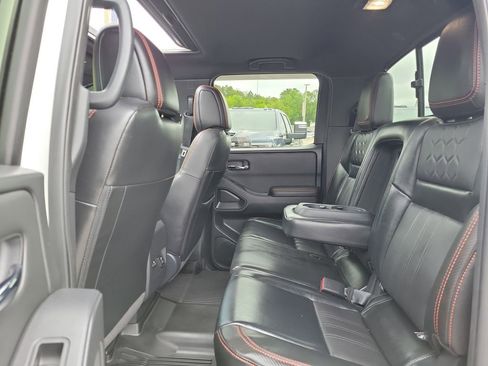 Used 2023 Nissan Frontier PRO-4X w/ Pro-4X Premium Package AWD/4WD image 11