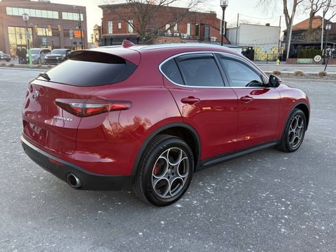 Used 2018 Alfa Romeo Stelvio AWD image 10