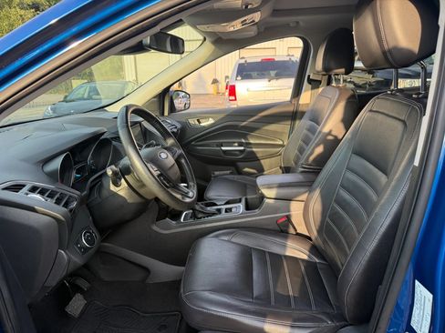 Used 2017 Ford Escape Titanium w/ Equipment Group 301A FWD image 2