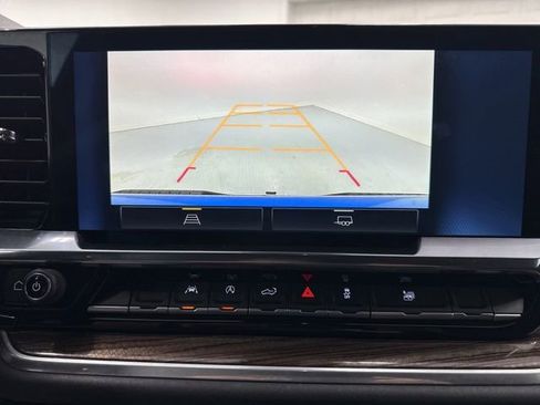 Used 2025 Chevrolet Silverado 1500 LT AWD/4WD image 18