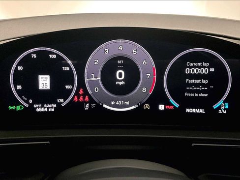 Used 2025 Porsche Cayenne Coupe image 21