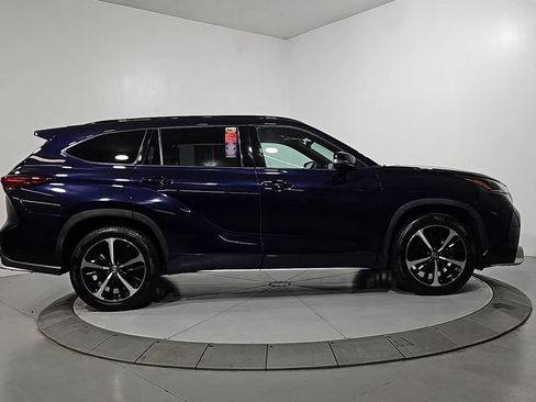 Used 2022 Toyota Highlander XSE AWD/4WD image 7