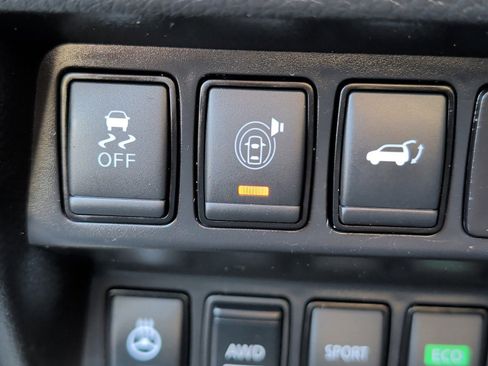 Used 2017 Nissan Rogue SL w/ SL Premium Package image 26