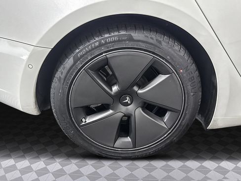 Used 2021 Tesla Model 3 Standard Range Plus image 38