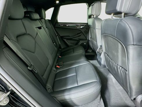 Used 2025 Porsche Macan image 29