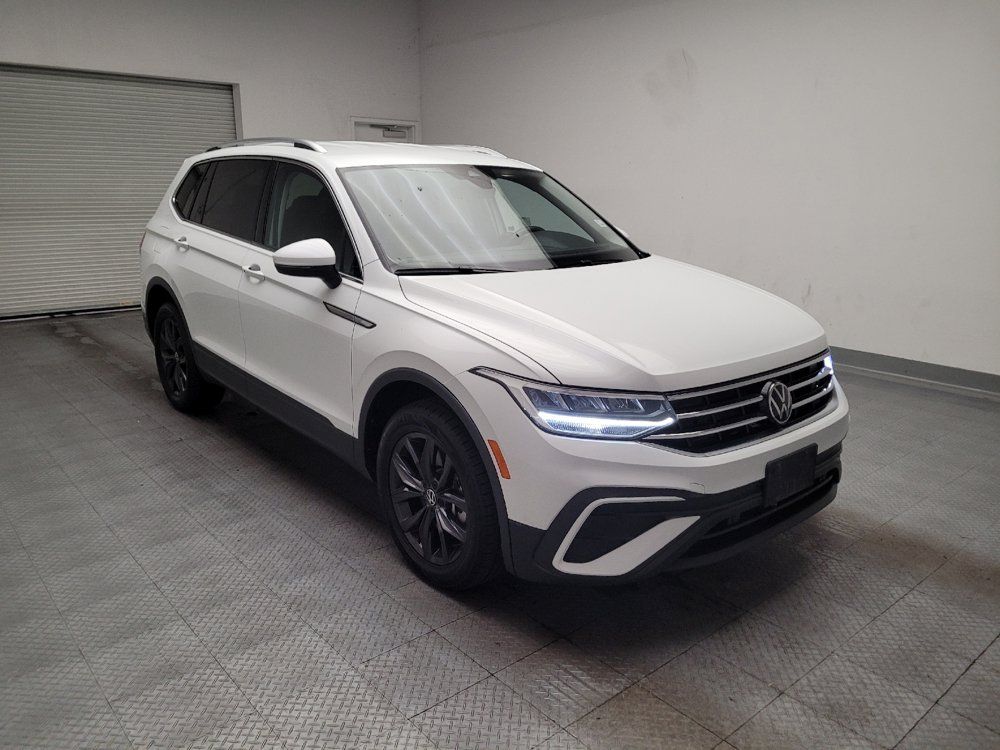 Used 2024 Volkswagen Tiguan SE FWD image 13