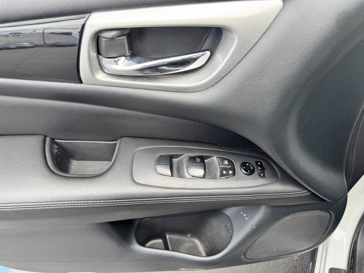 Used 2020 Nissan Pathfinder S FWD image 42