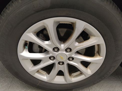 Used 2019 Chevrolet Equinox LT w/ Driver Convenience Package image 31