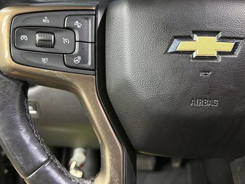 Used 2021 Chevrolet Silverado 1500 High Country w/ Technology Package image 17