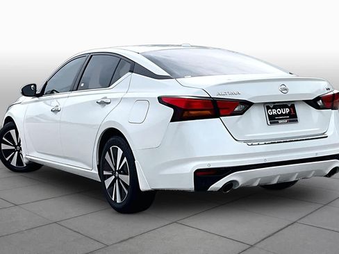 Certified 2022 Nissan Altima 2.5 SV w/ SV Premium Package FWD image 12