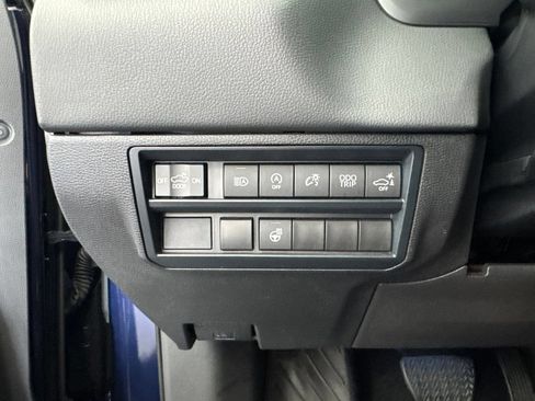 Used 2024 Toyota Tundra Limited AWD/4WD image 32