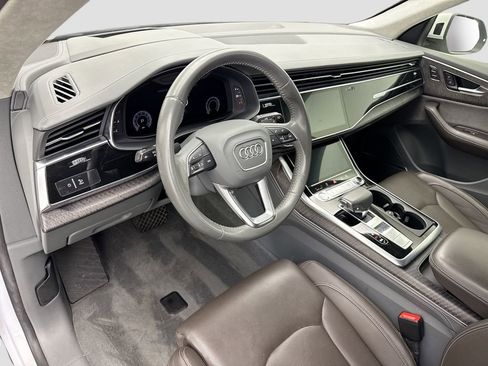 Used 2019 Audi Q8 Prestige w/ Luxury Package image 9
