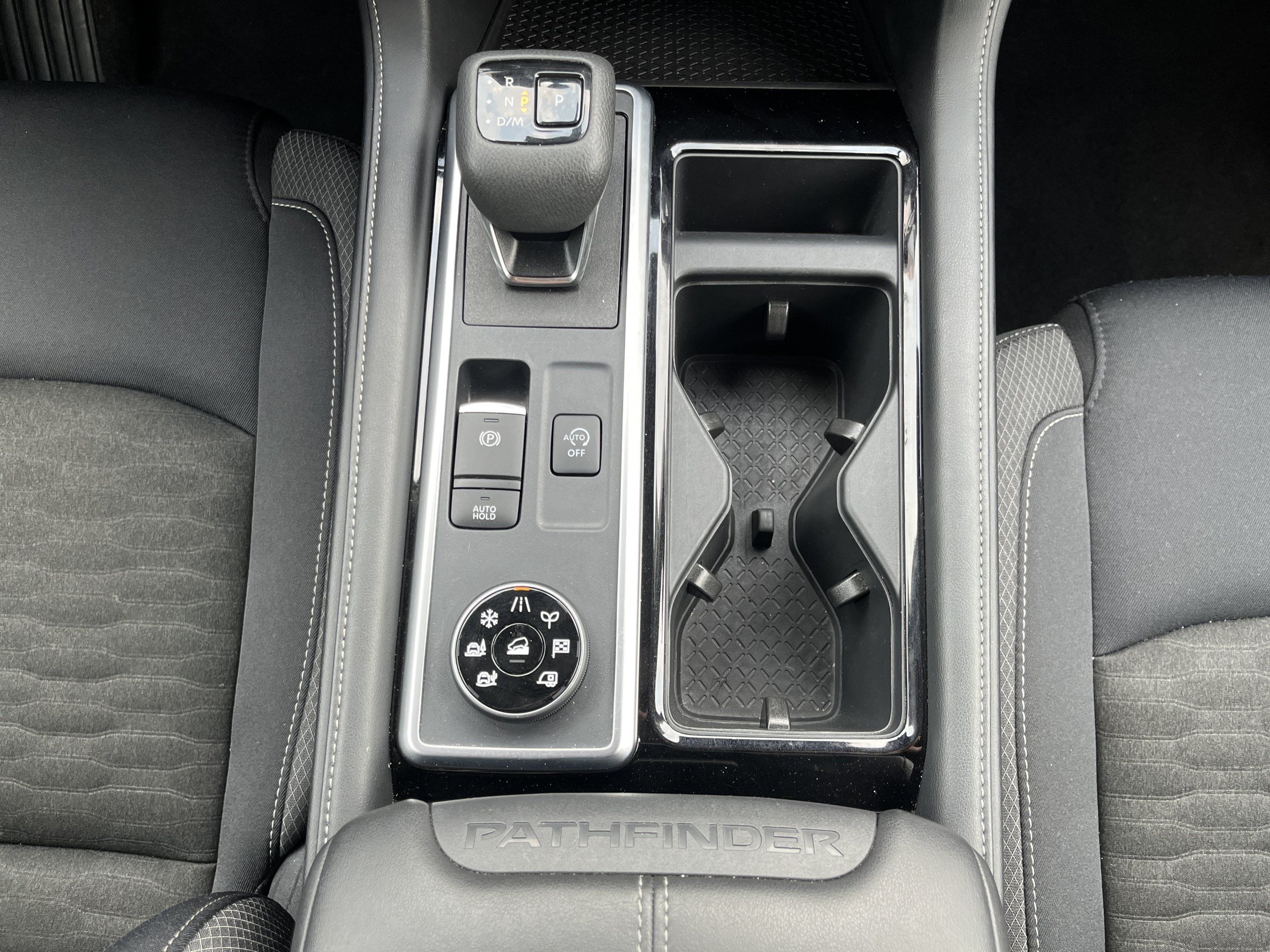 Used 2025 Nissan Pathfinder SV AWD/4WD image 28