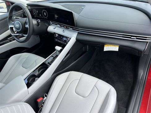 New 2025 Hyundai Elantra Limited image 19