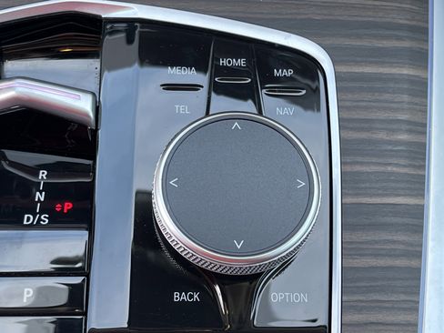 Used 2025 BMW X7 xDrive40i w/ Parking Assistance Package image 8