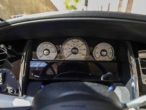 Used 2017 Rolls-Royce Wraith RWD image 24