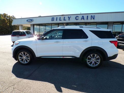 Used 2024 Ford Explorer Limited image 4