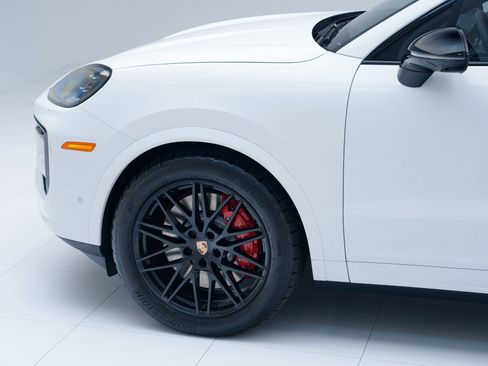 New 2026 Porsche Cayenne S image 11