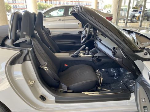 New 2026 MAZDA MX-5 Miata Club w/ Interior Package RWD image 30