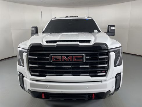 Used 2024 GMC Sierra 2500 AT4 w/ AT4 Premium Plus Package image 3