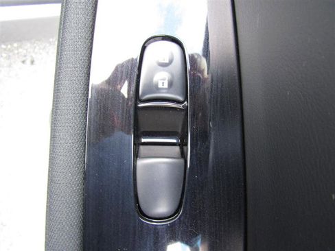 Used 2022 Nissan Leaf SV image 30