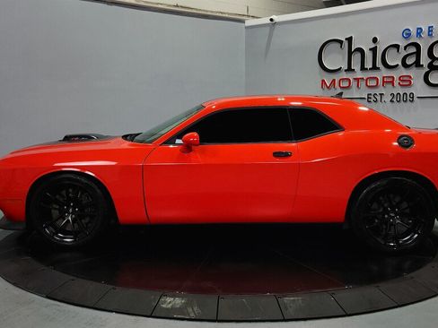 Used 2022 Dodge Challenger R/T Scat Pack w/ Shaker Package RWD image 6