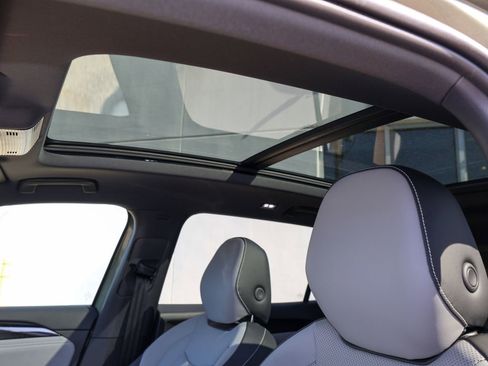 New 2026 Volkswagen Tiguan SE R-Line AWD/4WD image 13
