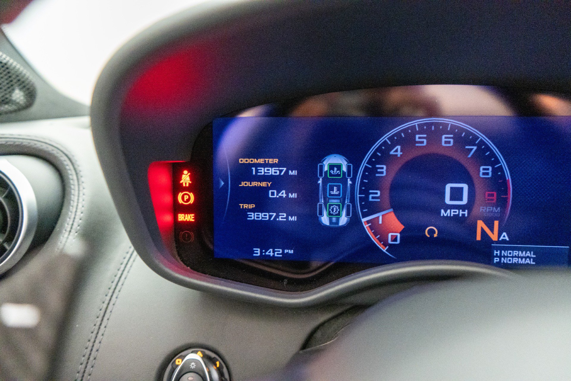 Used 2020 McLaren 570S Spider RWD image 20